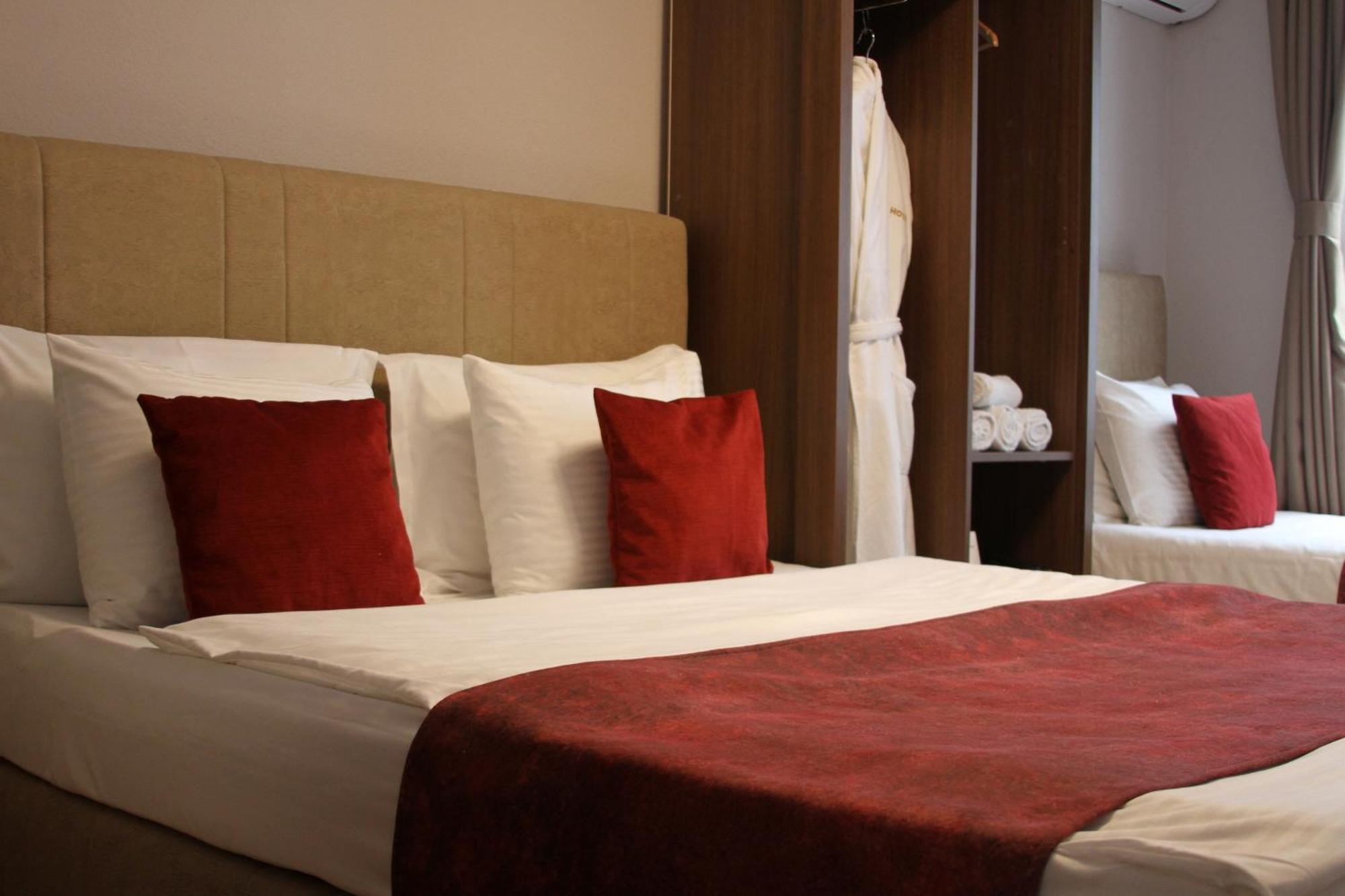 Hotel Driada Gjakova Екстериор снимка