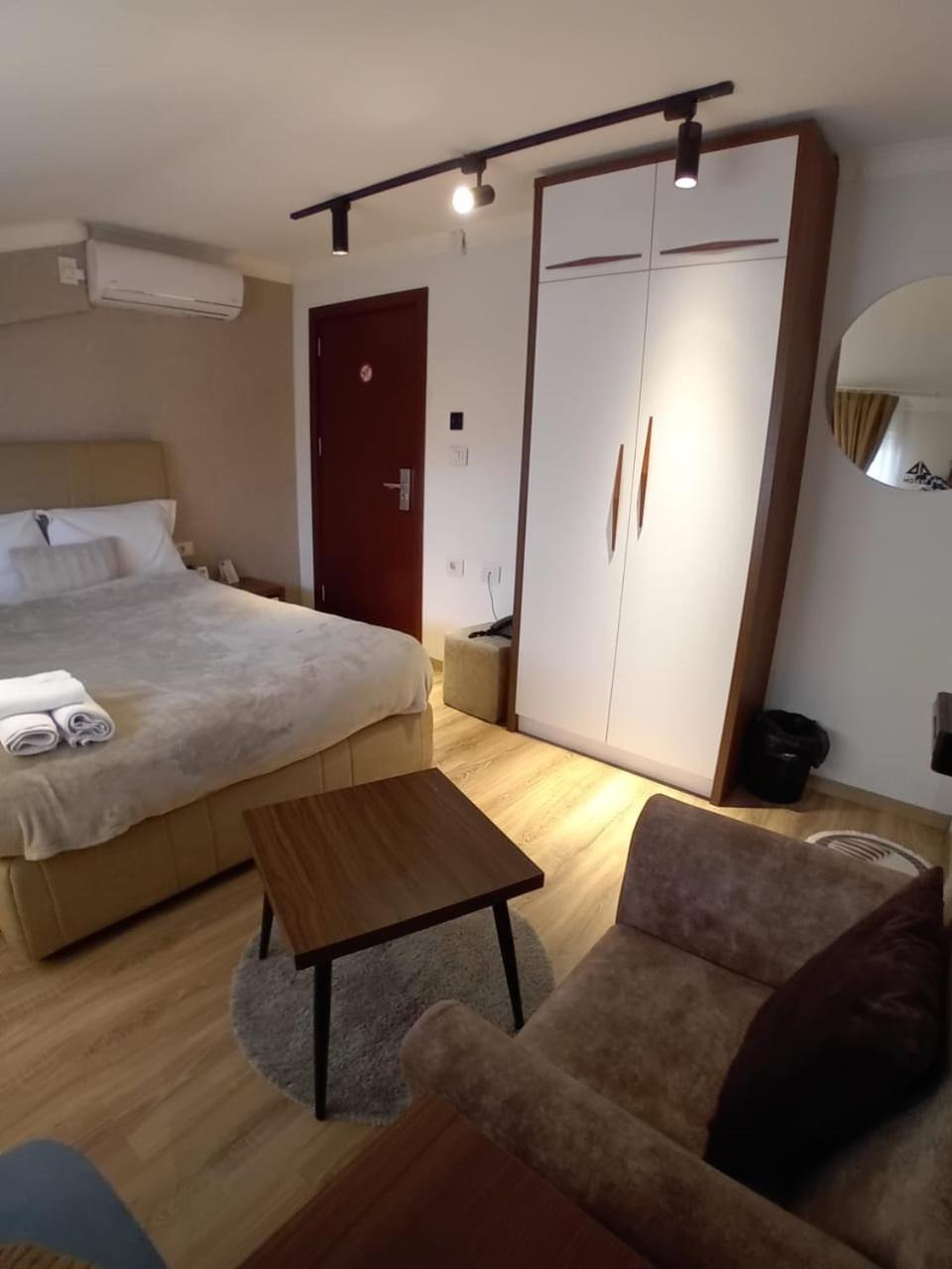 Hotel Driada Gjakova Екстериор снимка