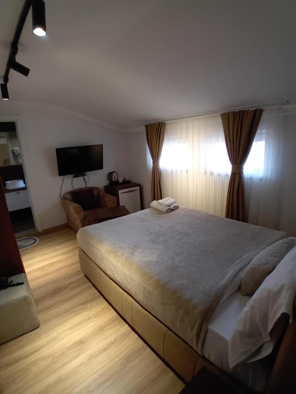 Hotel Driada Gjakova Екстериор снимка