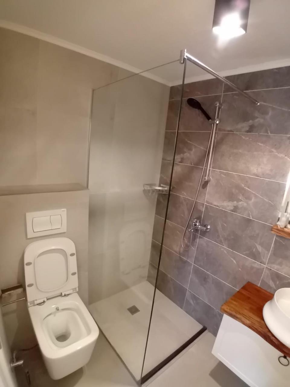 Hotel Driada Gjakova Екстериор снимка