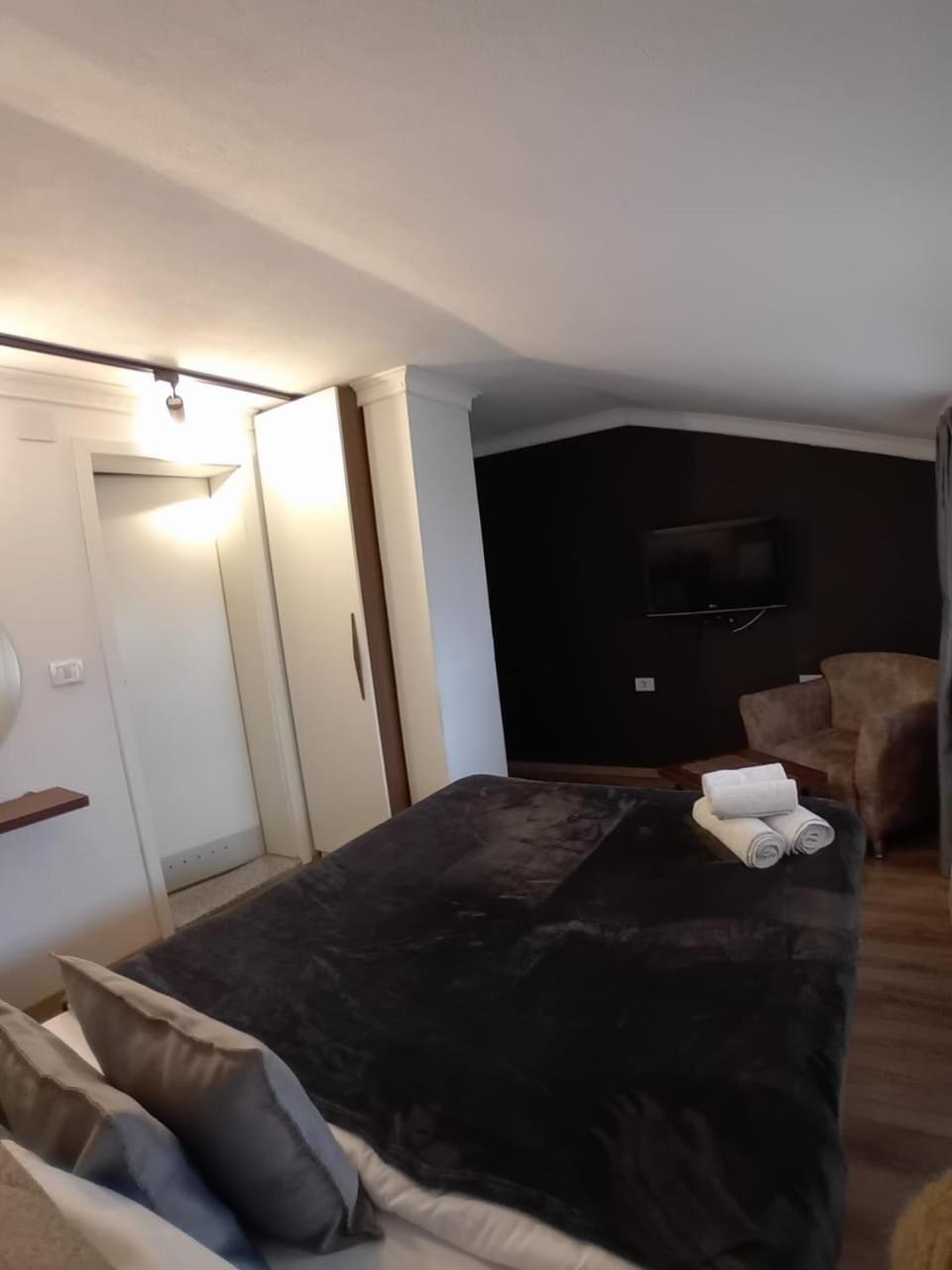 Hotel Driada Gjakova Екстериор снимка